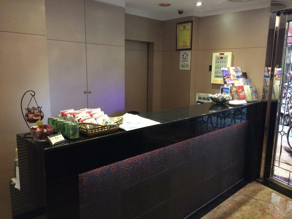 Just Live Inn-taipei Station