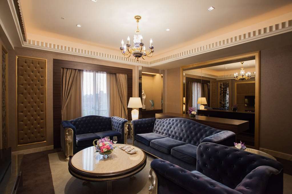 Capital Hotel 4*