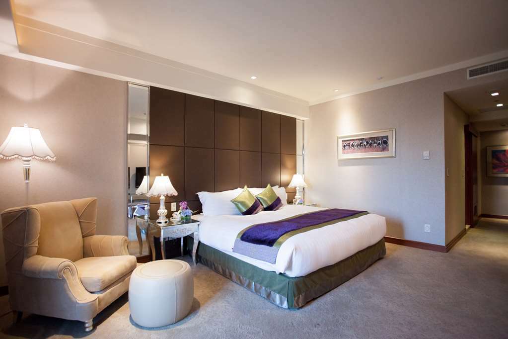 Capital Hotel 4*