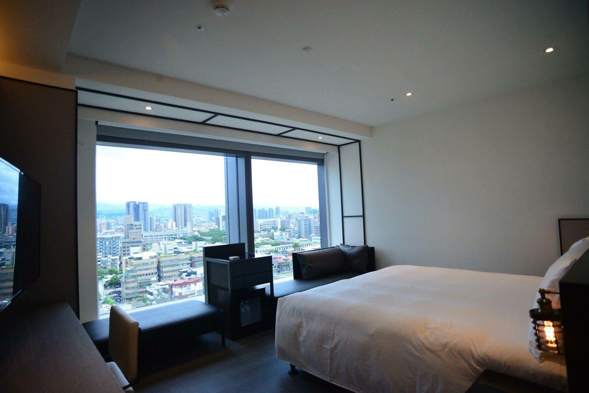 Caesar Metro Hotel 5*
