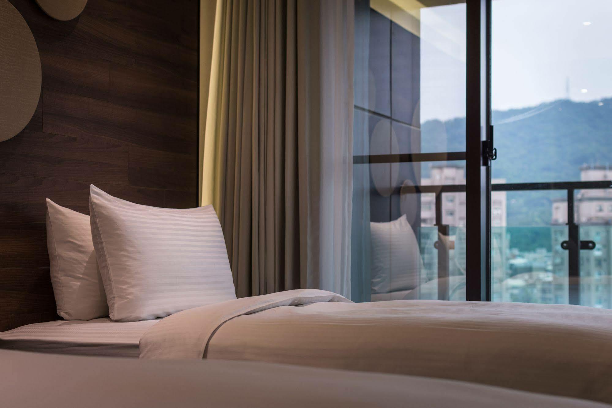 World Songshan Hotel 4*