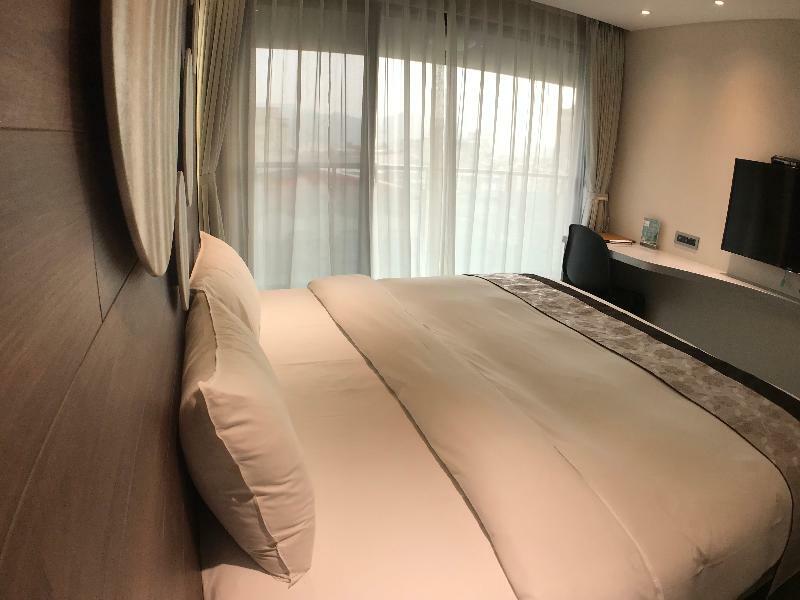 World Songshan Hotel 4*