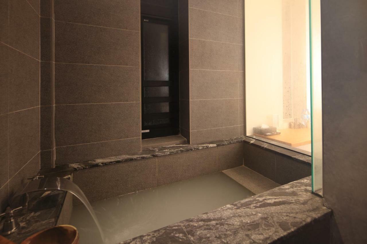 Water House Hotel 3*