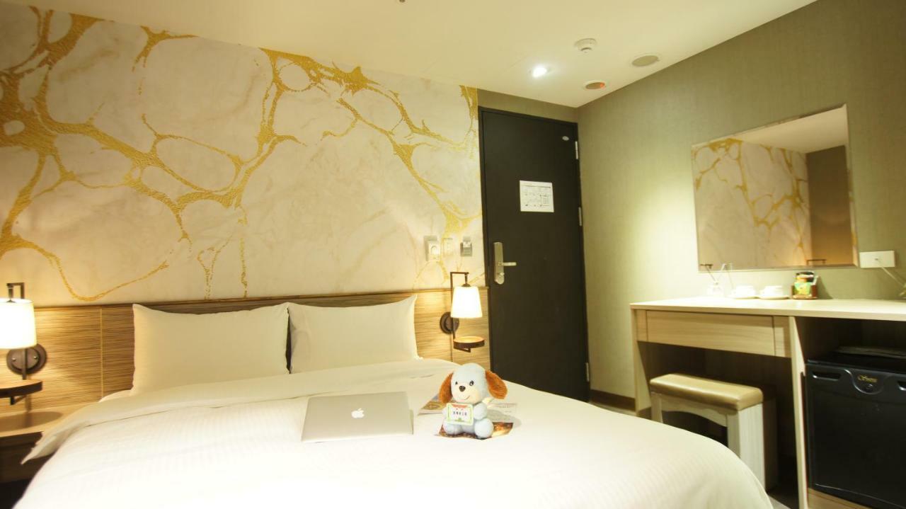 Colors Infinity Inn Taipei