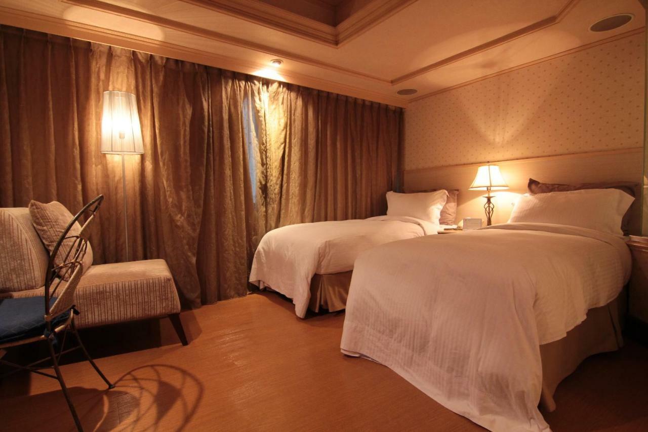 The Moon Hotel 3*