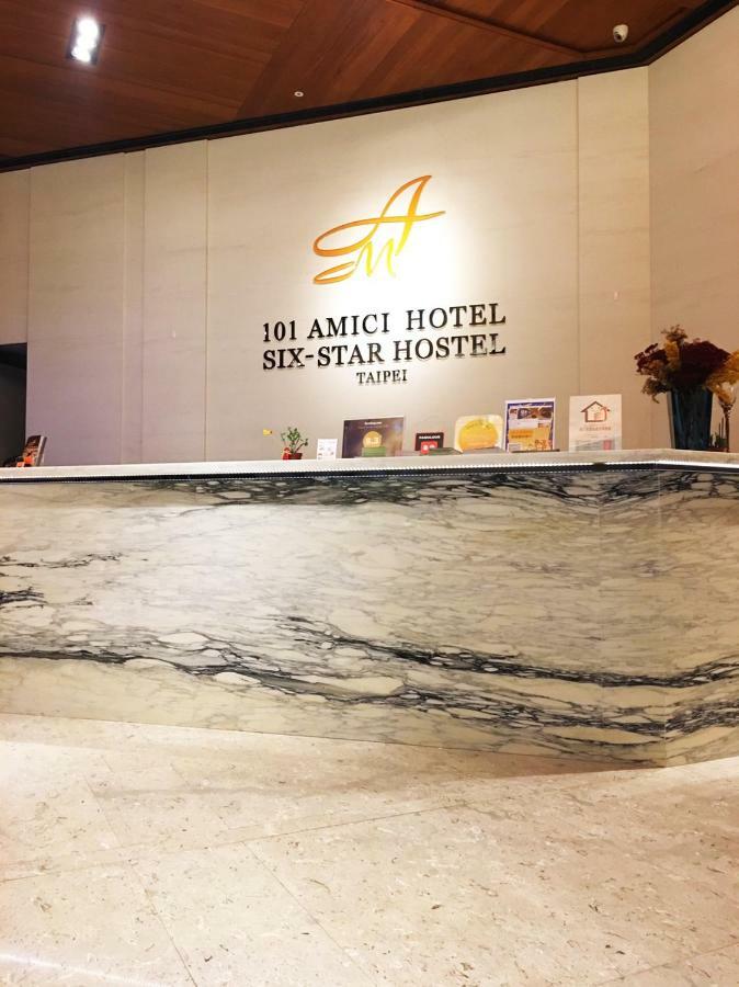 Amici Six Star Hotel 3*