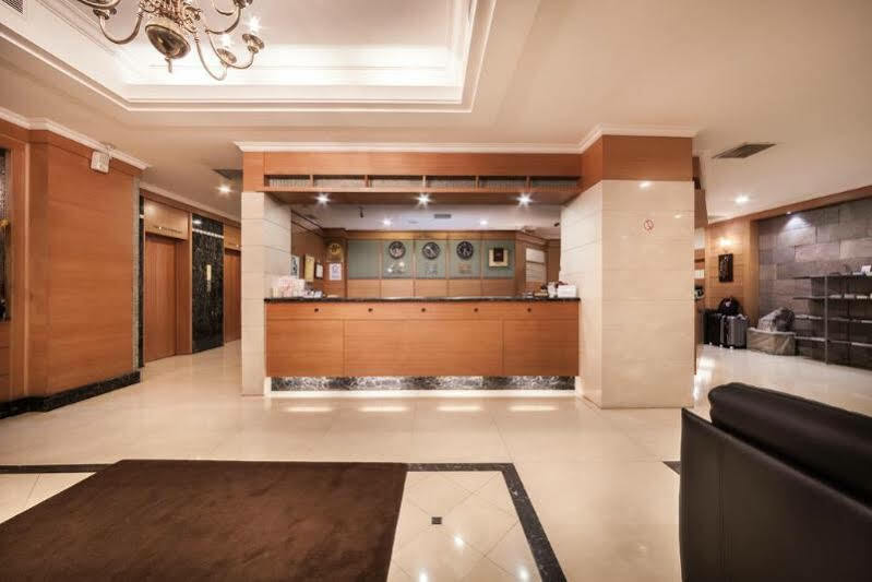 華麗大飯店ferrary 3* Taipei