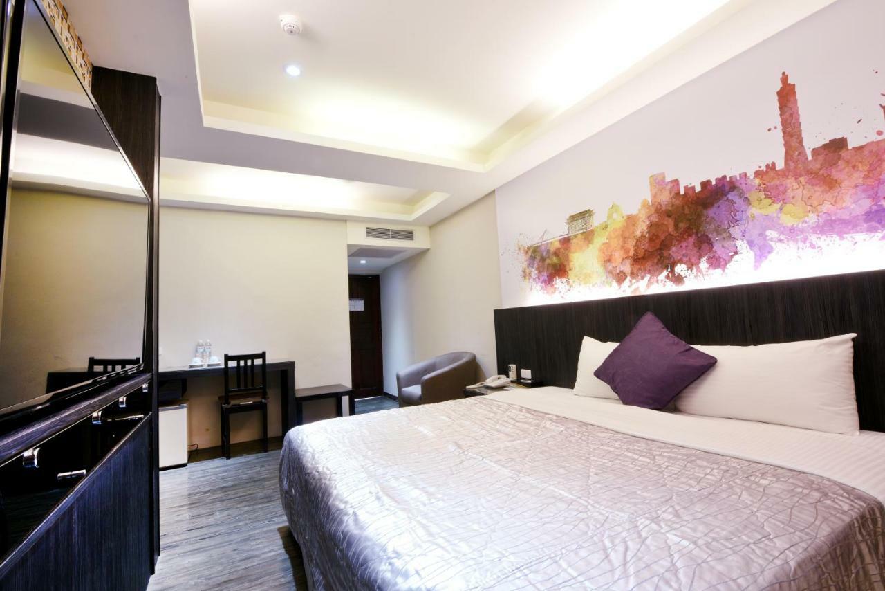 Carnival Motel 3*