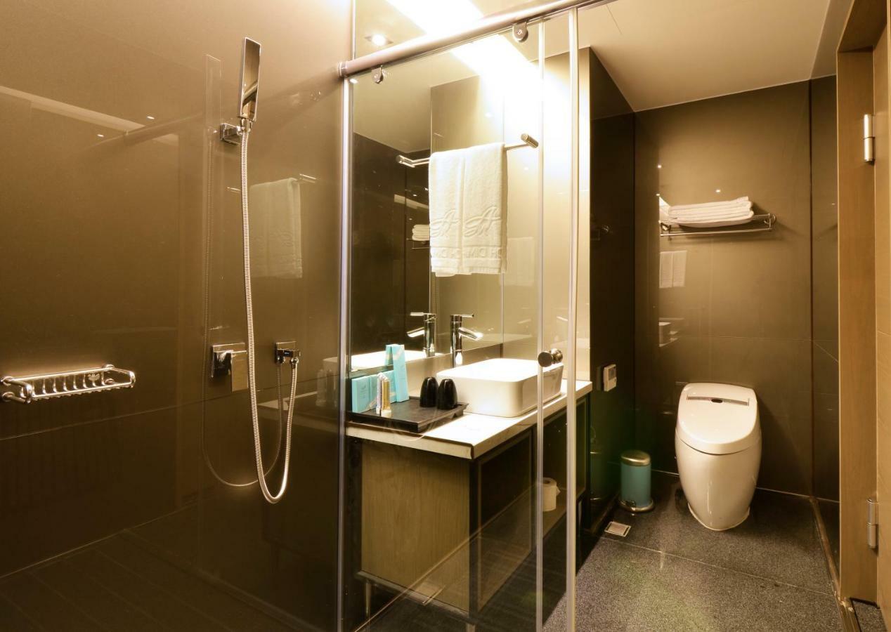 Amici Six Star Hotel