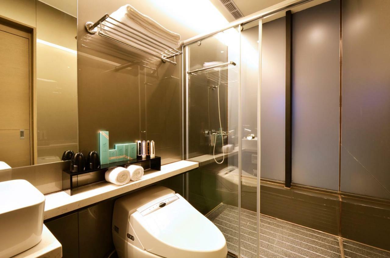 Amici Six Star Hotel 3*