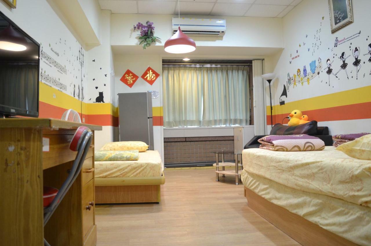 Holo Hostel