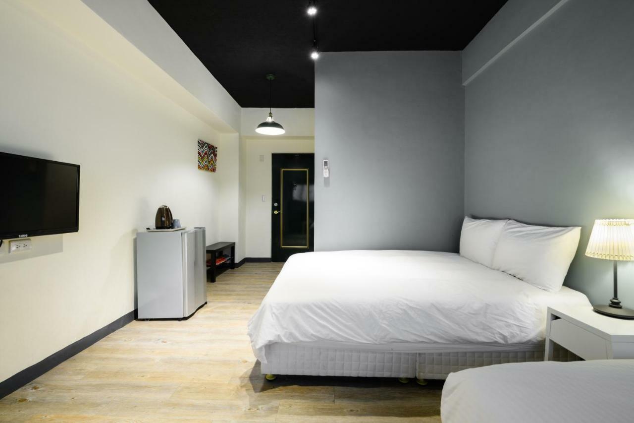 Westside Studio Apartment Taipei
