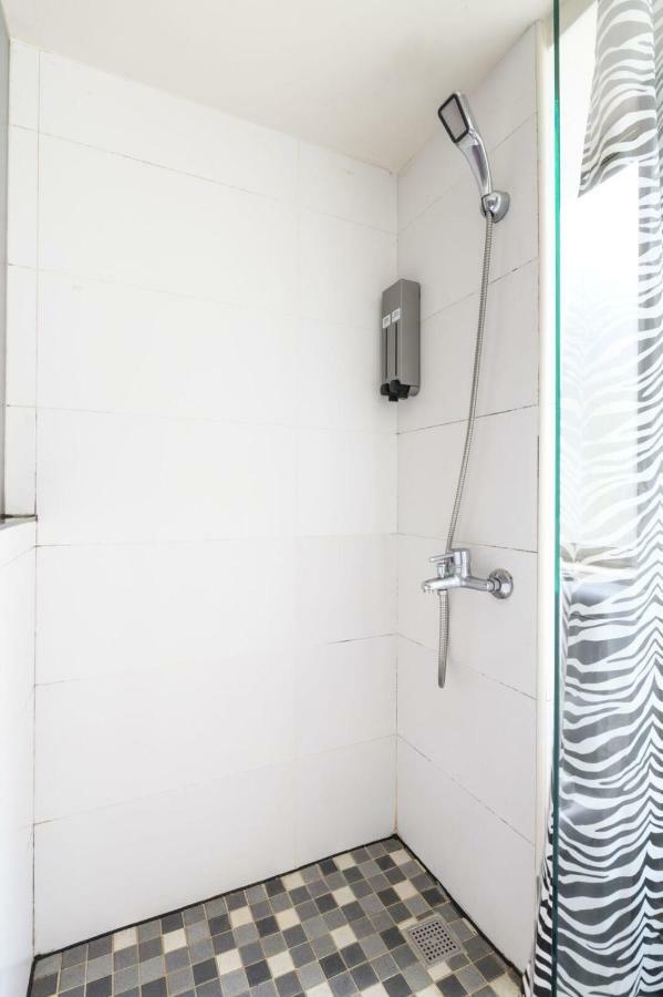 Westside Studio Apartment Taipei
