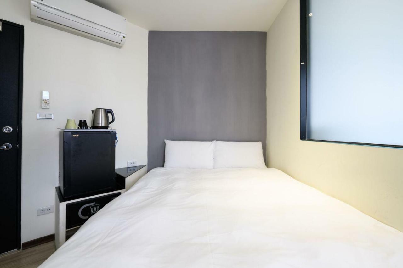 Westside Studio Apartment Taipei