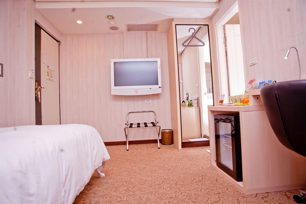 Hotel Yomi - Shuanglian Mrt Taipei