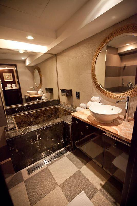 Lotty Hotel