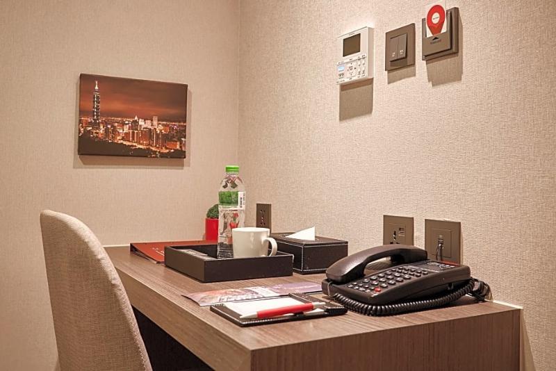 Hotel Eastin 3*