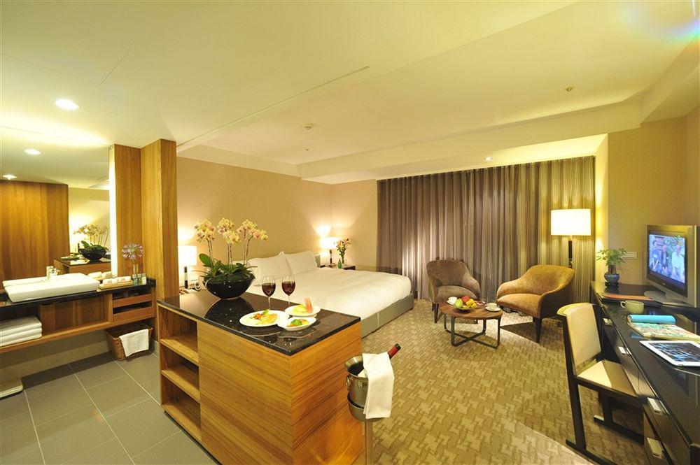 Pacific Business Hotel 4*