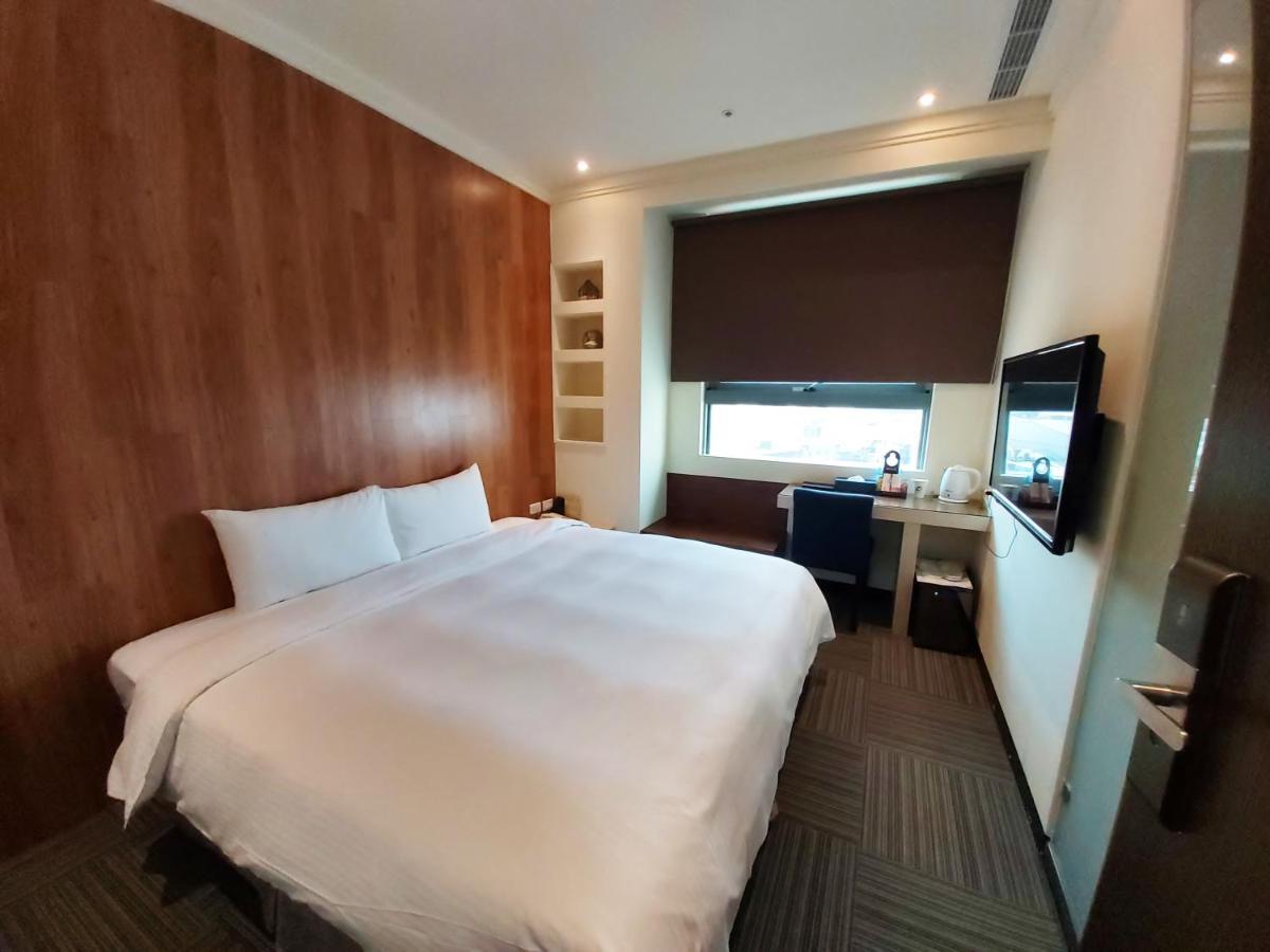 Merryday Banqiao Hotel