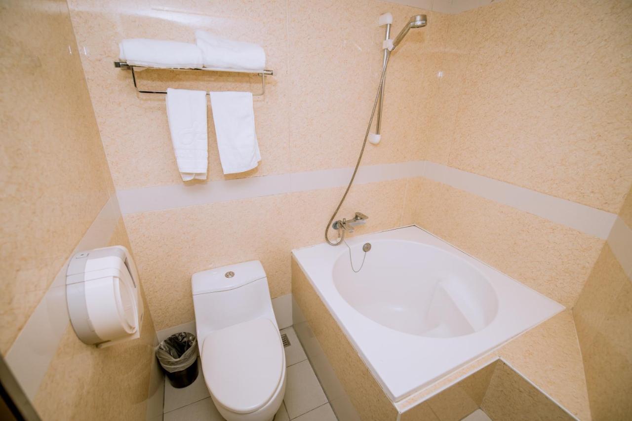 Hotel Guide Xinyi 3*