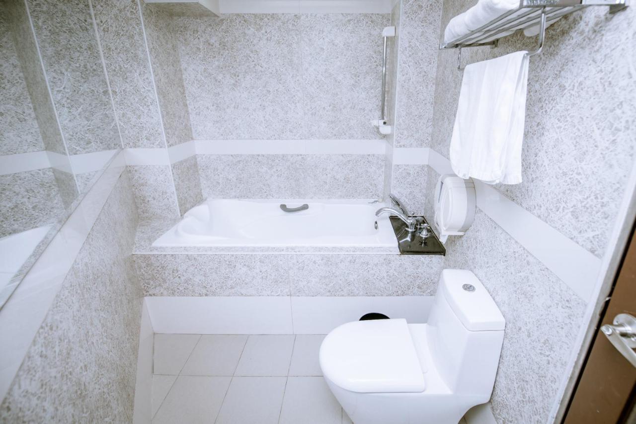 Hotel Guide Xinyi 3*