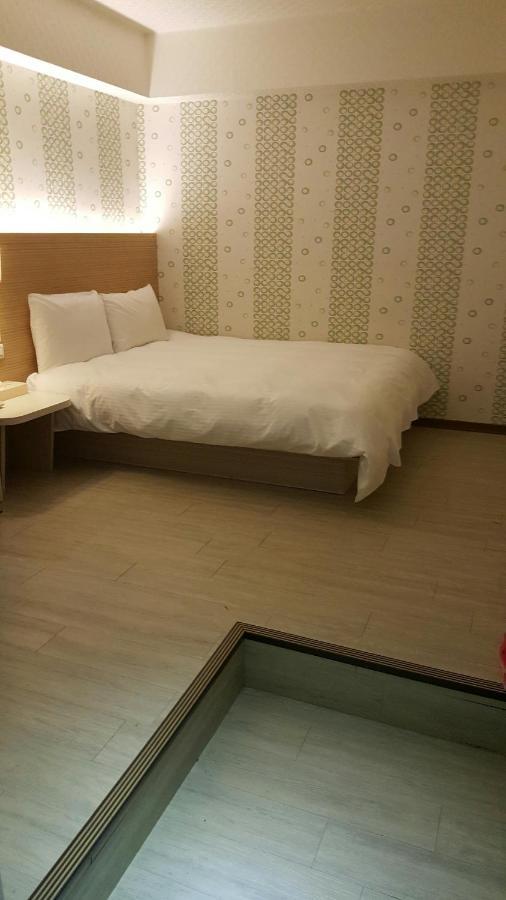 Happy House 3* Taipei