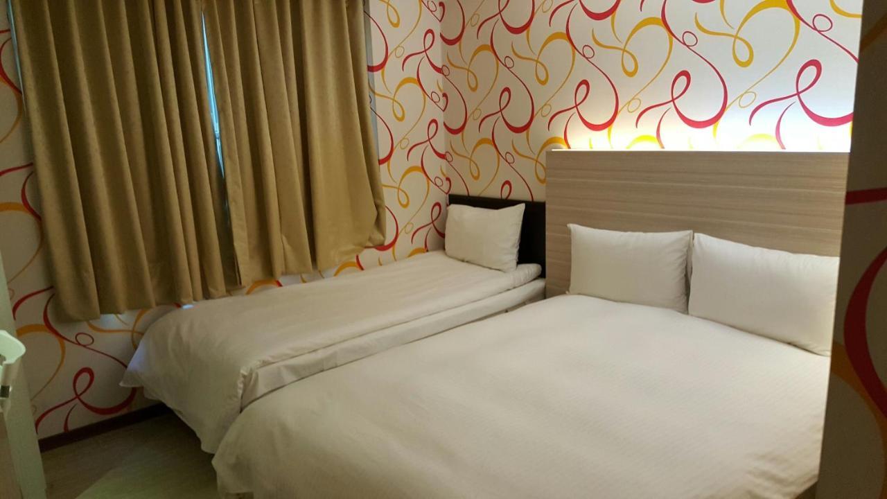 Happy House 3* Taipei