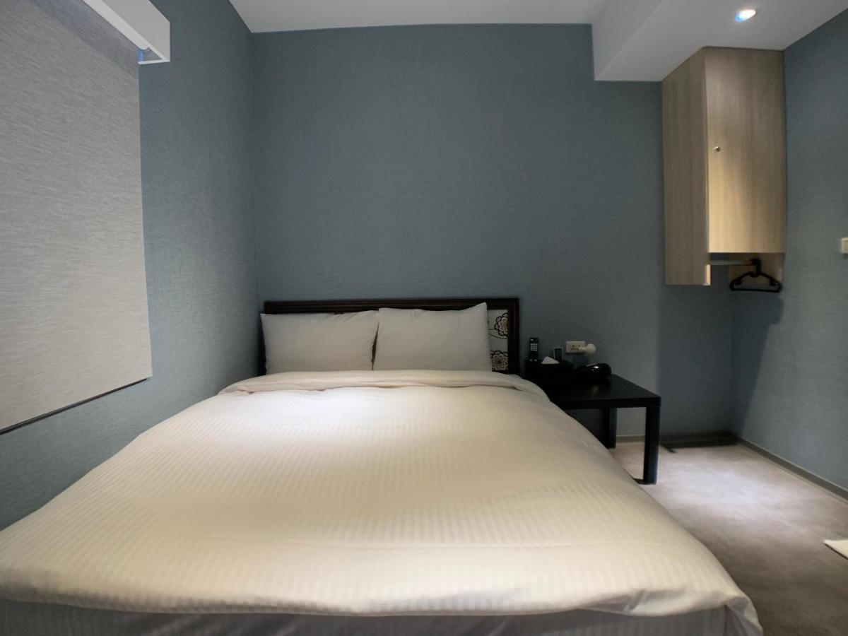 Donni For Rent 2*