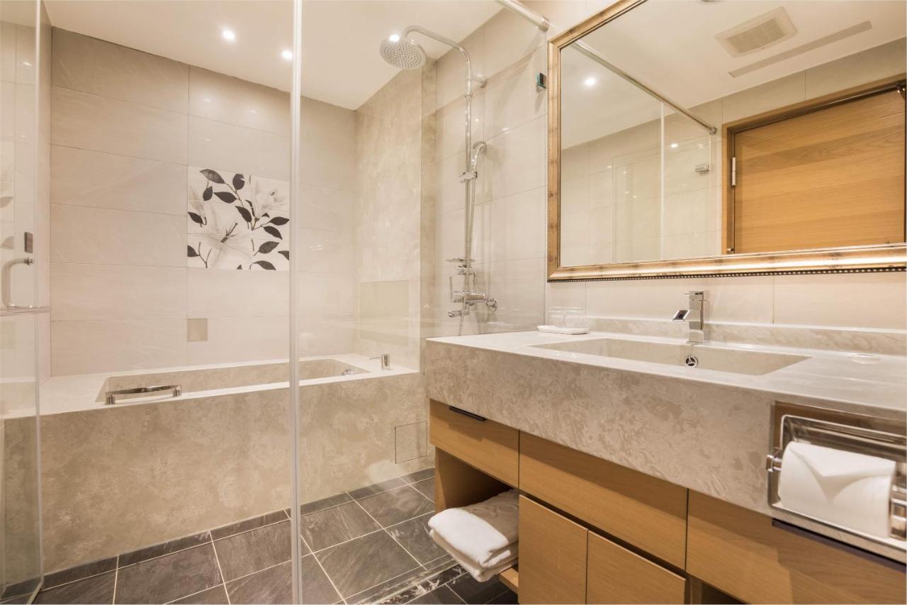 Hotel World Grand Nanjing 4*