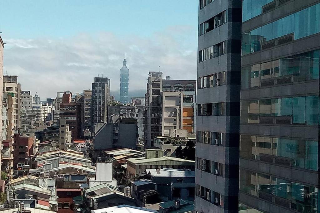 台北車站全新高樓層6人獨立三房，皆獨立衛浴，可清楚看101（捷運站步行5分鐘） Taipei