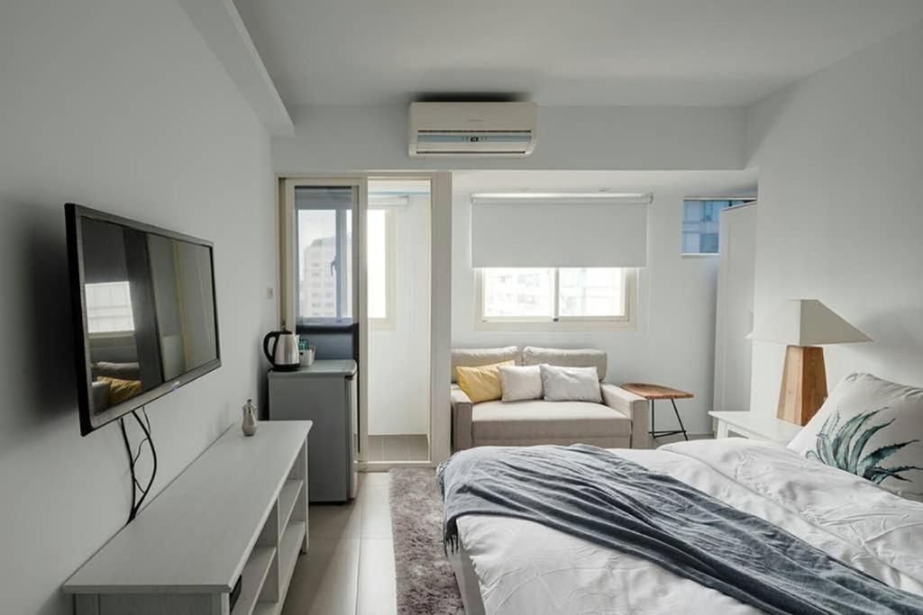 Apartemen 台北車站全新高樓層6人獨立三房，皆獨立衛浴，可清楚看101（捷運站步行5分鐘） Taipei
