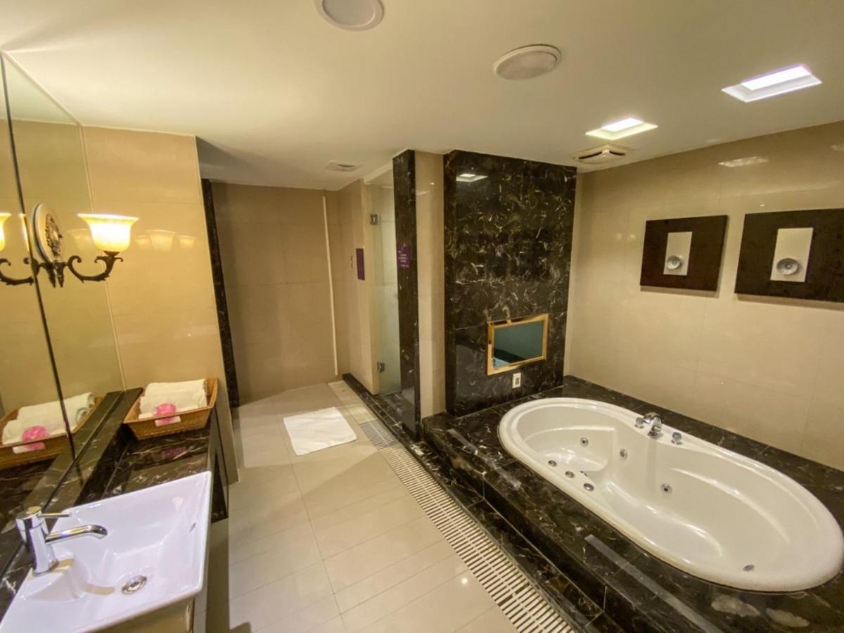 Discovery - Nangang 3*