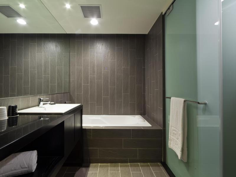 Fx Nanjing East Road Branch 4*