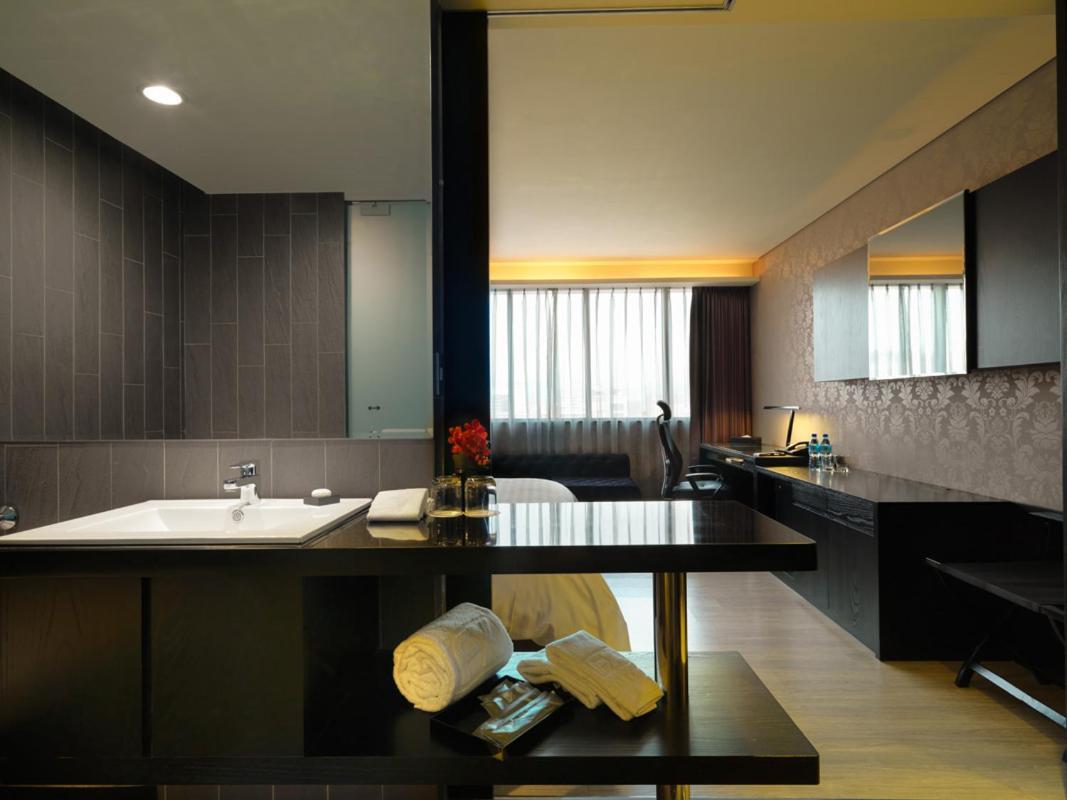 Fx Nanjing East Road Branch 4*