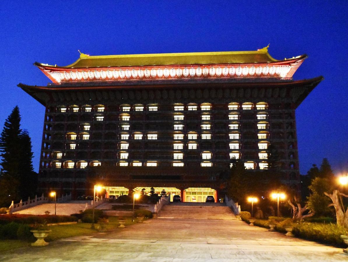 Hotel The Grand