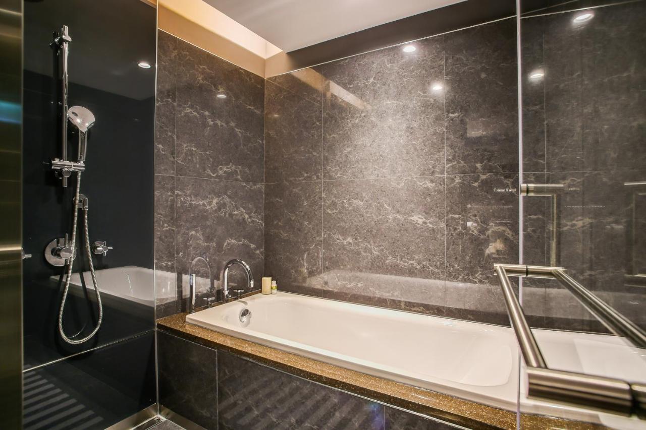 Check Nanjing Hotel 4*