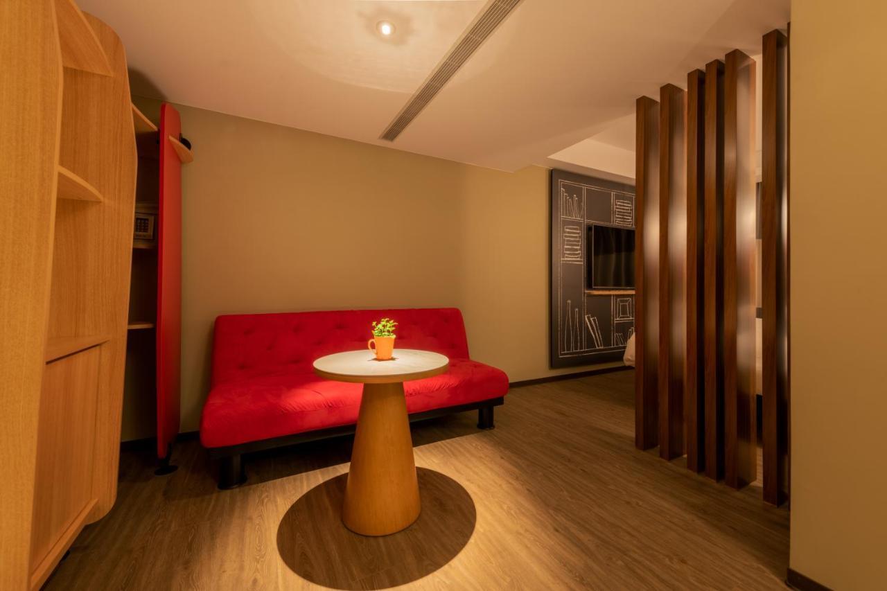 Ibis Jianguo North Road Hotel 3*