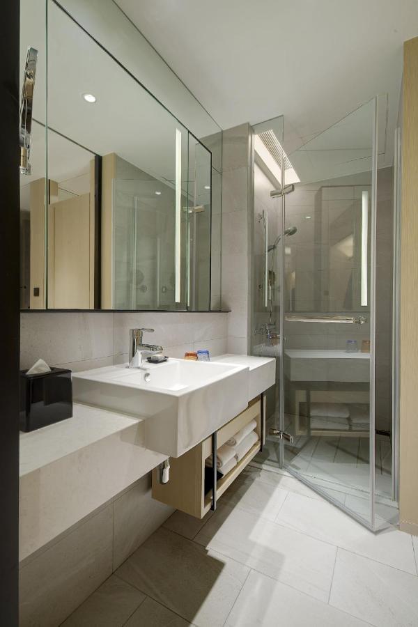 Jasper Young Banqiao Hotel
