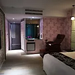 Love Story Motel