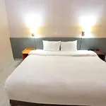 Walker Hotel - Sanchong