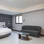 Hub Hotel - Songshan Airport Branch