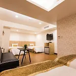 City Hotel
