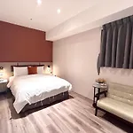 Fun Stay Inn Ximen