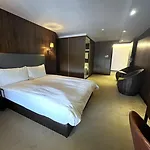 Airline Inn Ximen