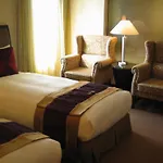 Nisus Hotel