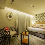 Lucky Apple Hotel