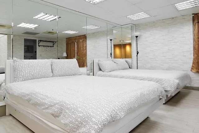 Taipei Station Alan\'S Homestay