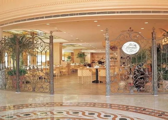 Agora Garden
