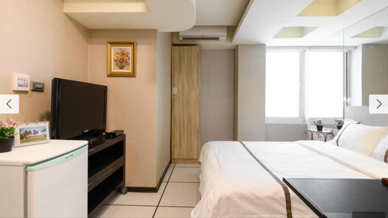 Nini Taipei MRT Apartment *