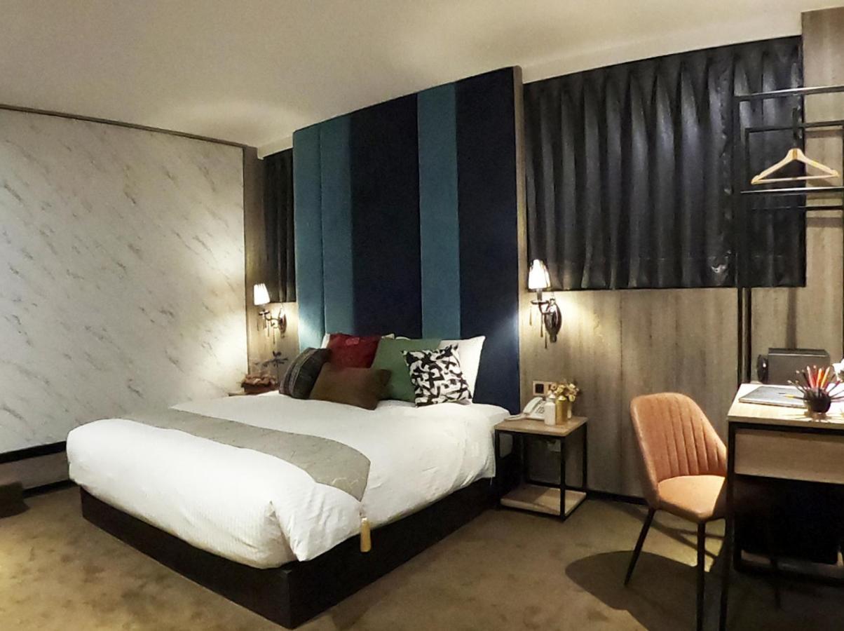 Heroes Square Hotel 3*